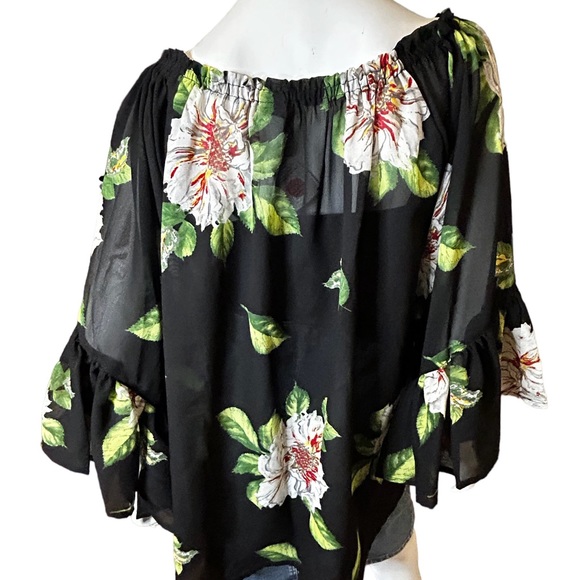 NWT Love Ari Boho Black Floral Top with Bell Sleeve Size 1X - Picture 8 of 12